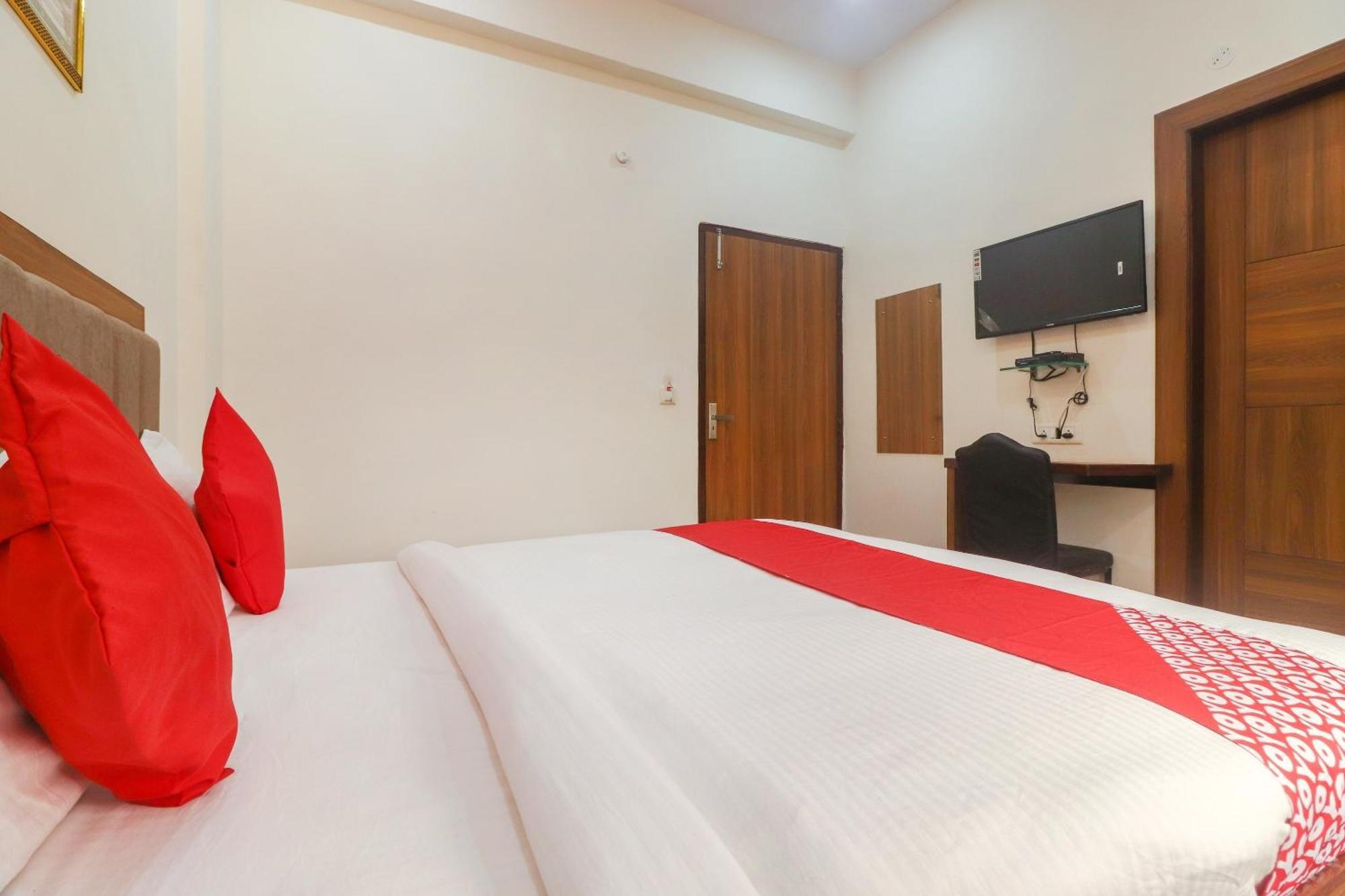 Hotel O Taj Classic Tājganj Kültér fotó