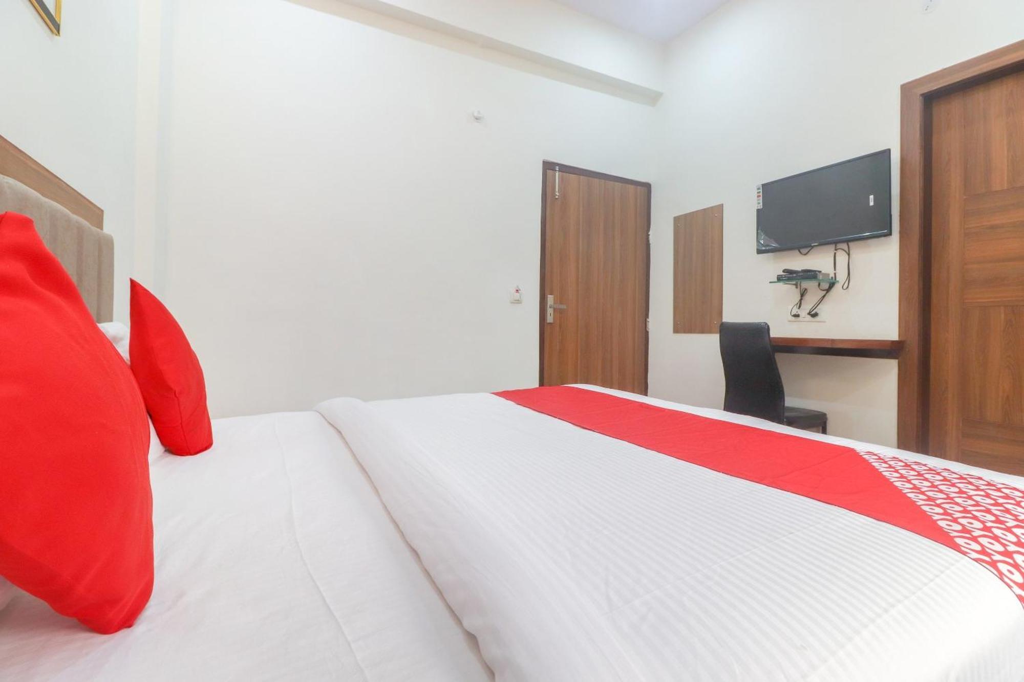 Hotel O Taj Classic Tājganj Kültér fotó