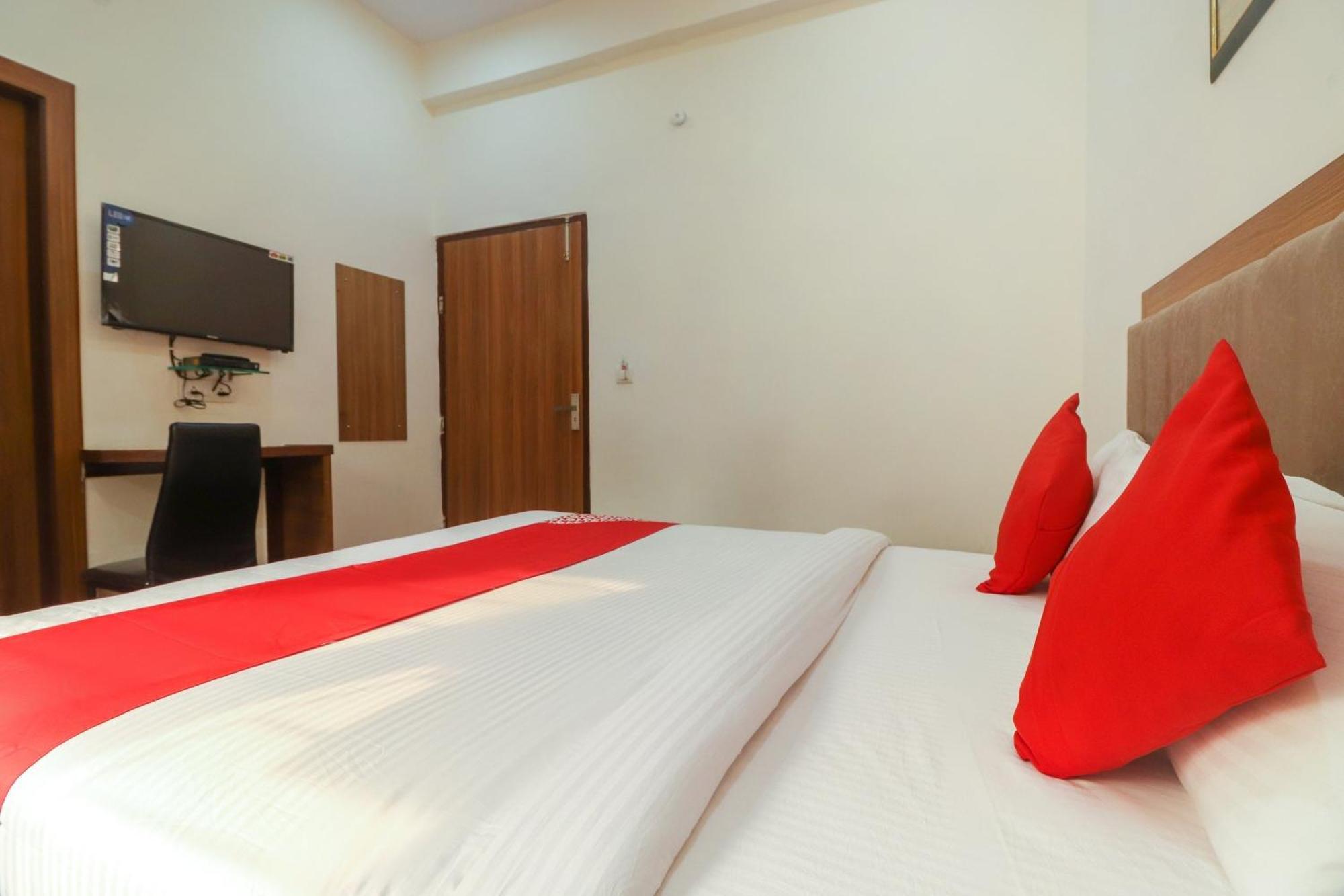 Hotel O Taj Classic Tājganj Kültér fotó